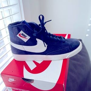 NIKE BLAZER MID REBEL